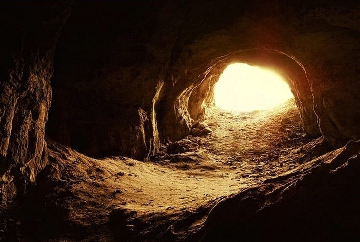 Mural Luz al final de la cueva, tamaños personalizados disponibles